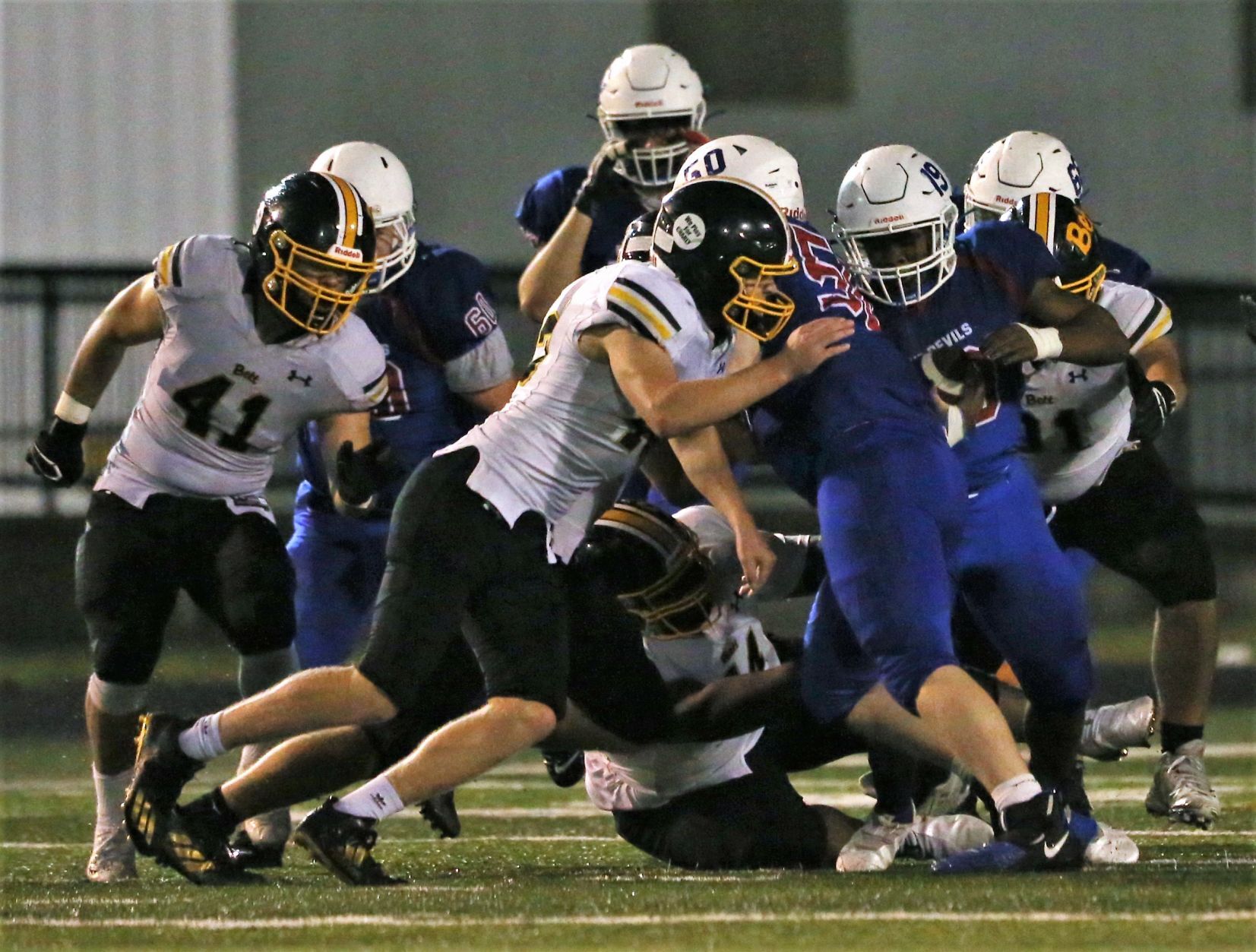 092421-qc-spt-bett-central fball17.jpg